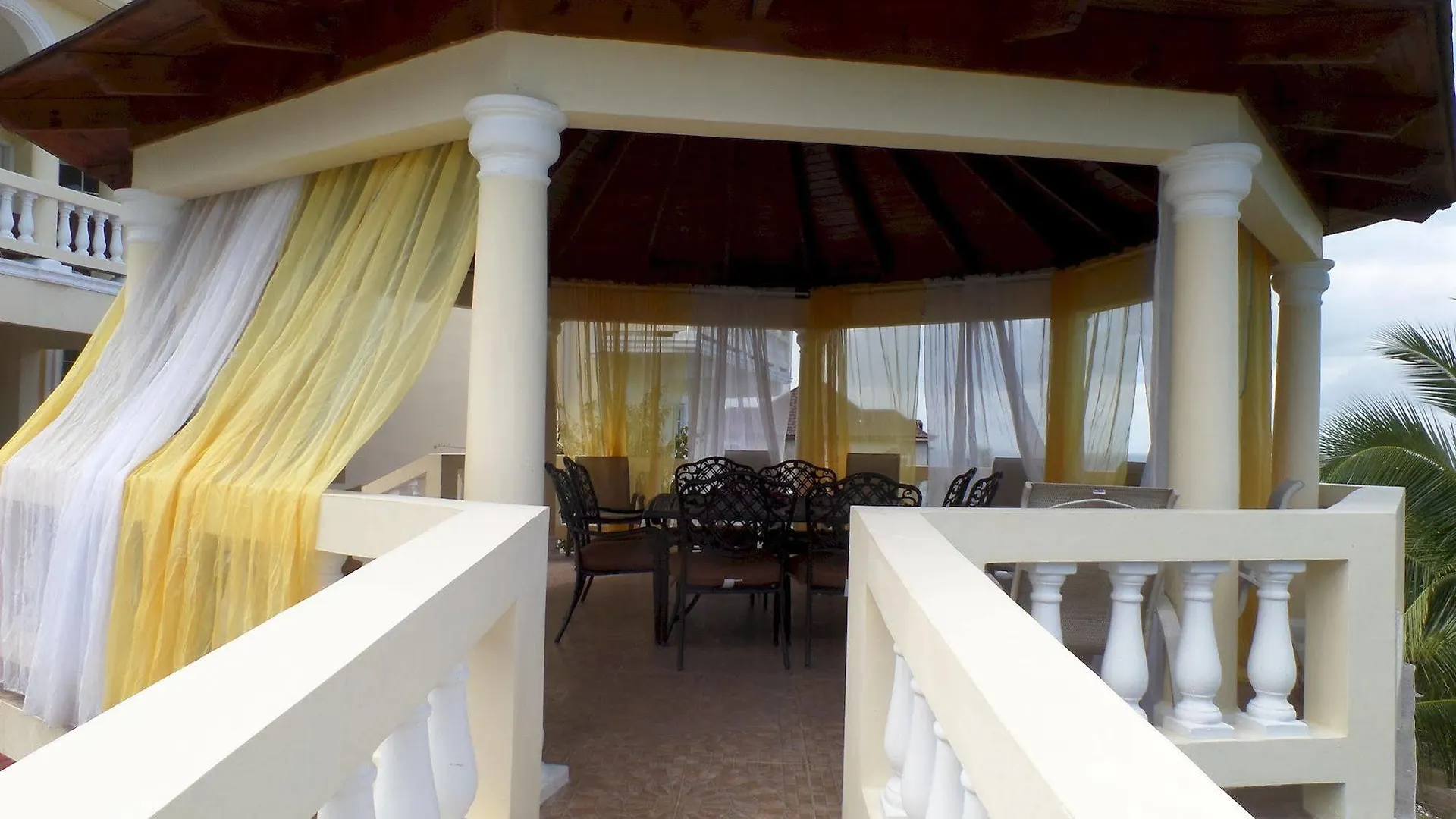Luxurious Romantic Suite Kensington 몬테고 베이 호텔
