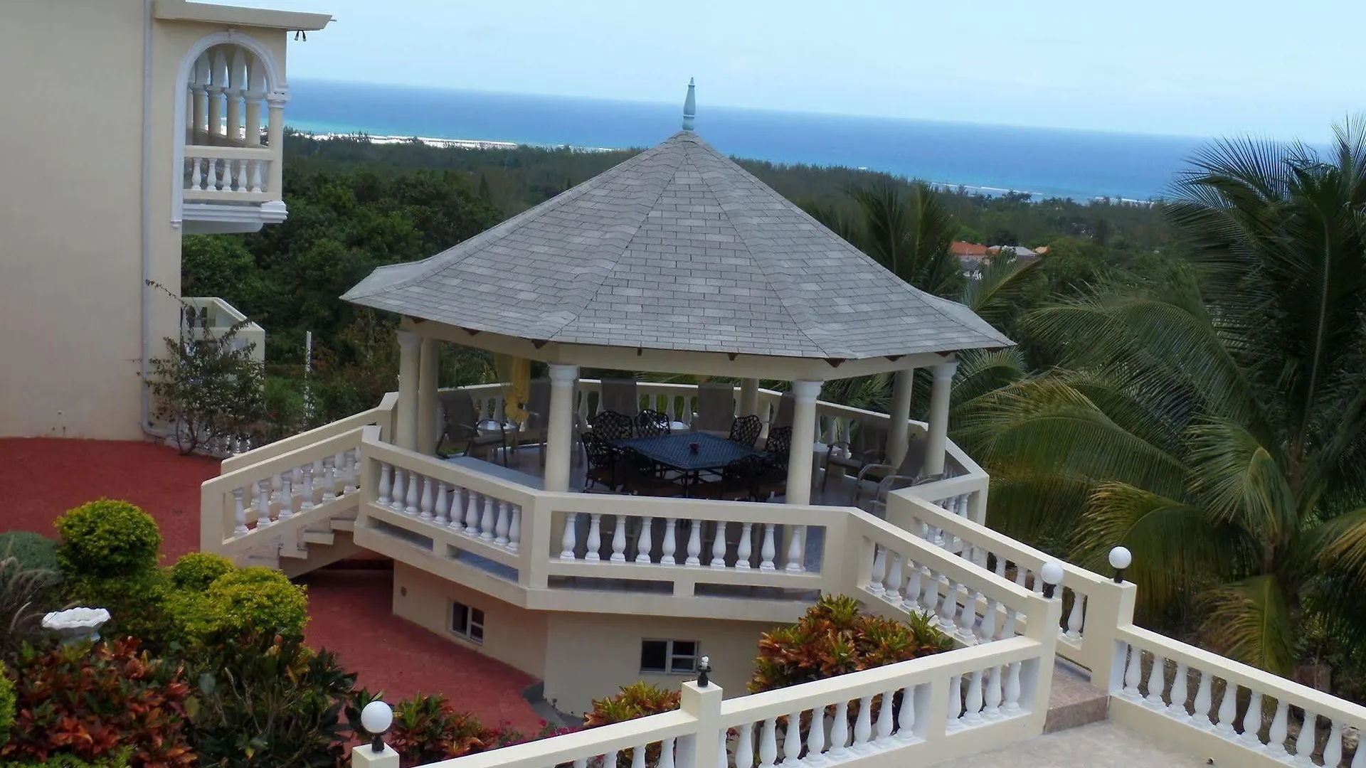 Luxurious Romantic Suite Kensington Montego Bay